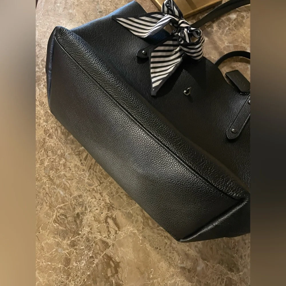 COACH Skull Bandana Print Market Leather Tote W/UNBRANDED Striped Scarf Accent - Picture 14 of 17